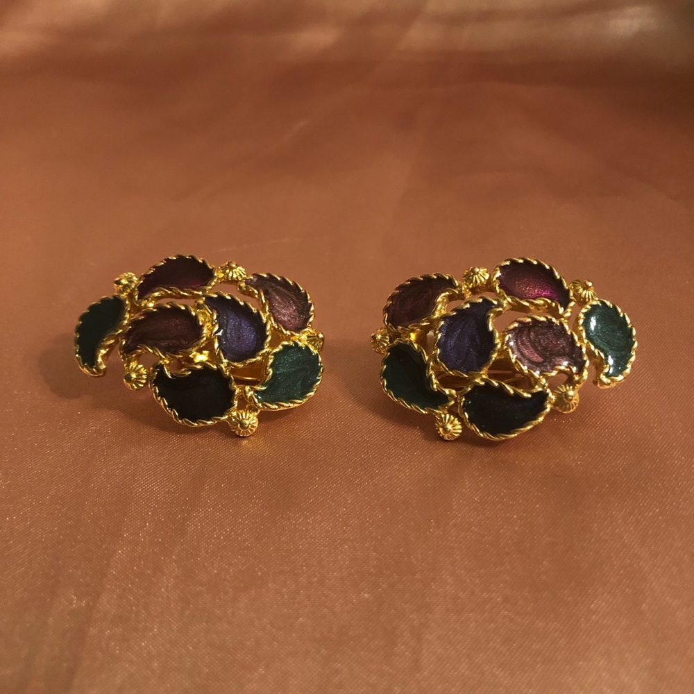 Vintage Gold Tone Paisley Clip-on Earrings
